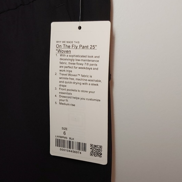 NWT On the fly 7/8 25" woven Lululemon pants - Picture 2 of 5